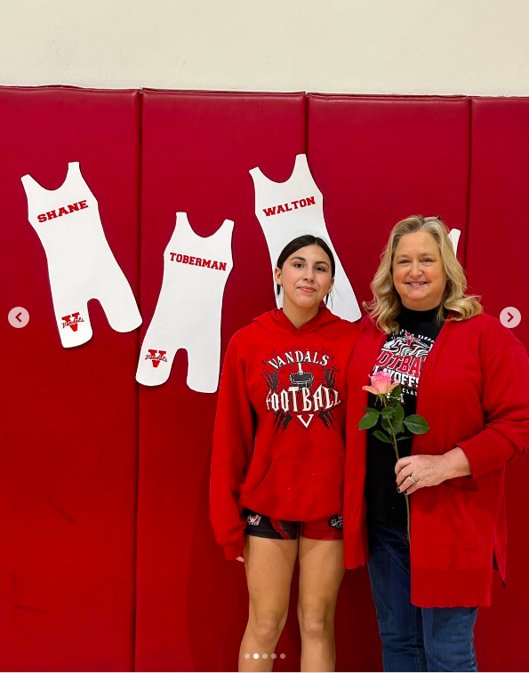 Kylie Toberman smiling next to Melissa Wells, as the two pose for the camera. | Source: Instagram/melis_wells