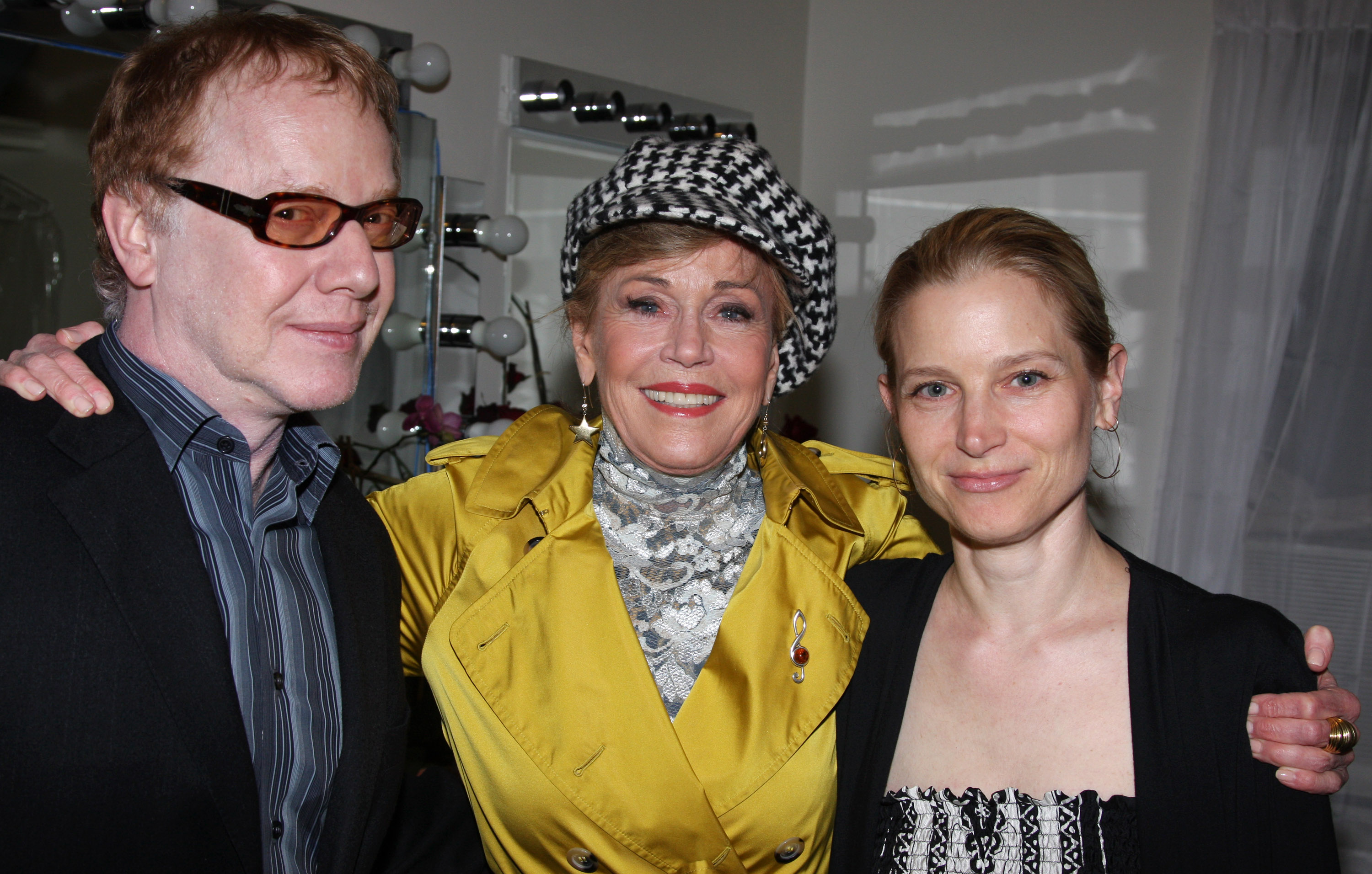 Danny Elfman, Jane Fonda, and niece Bridget Fonda pose backstage on the closing night of "33 Variations" on Broadway on May 21, 2009 | Source: Getty Images