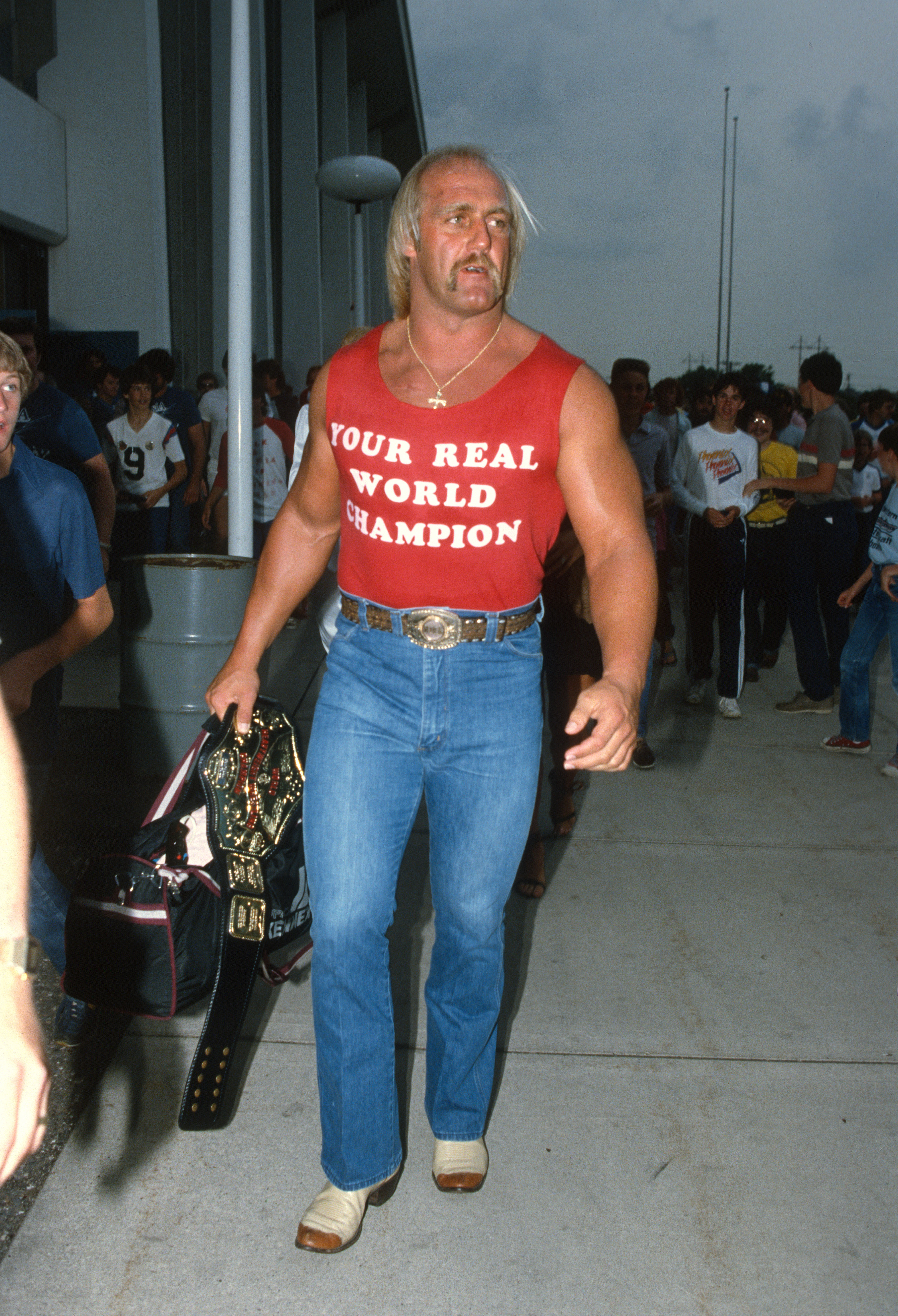 Hulk Hogan entering the Met Center in Minneapolis on June 17, 1984. | Source: Getty Images