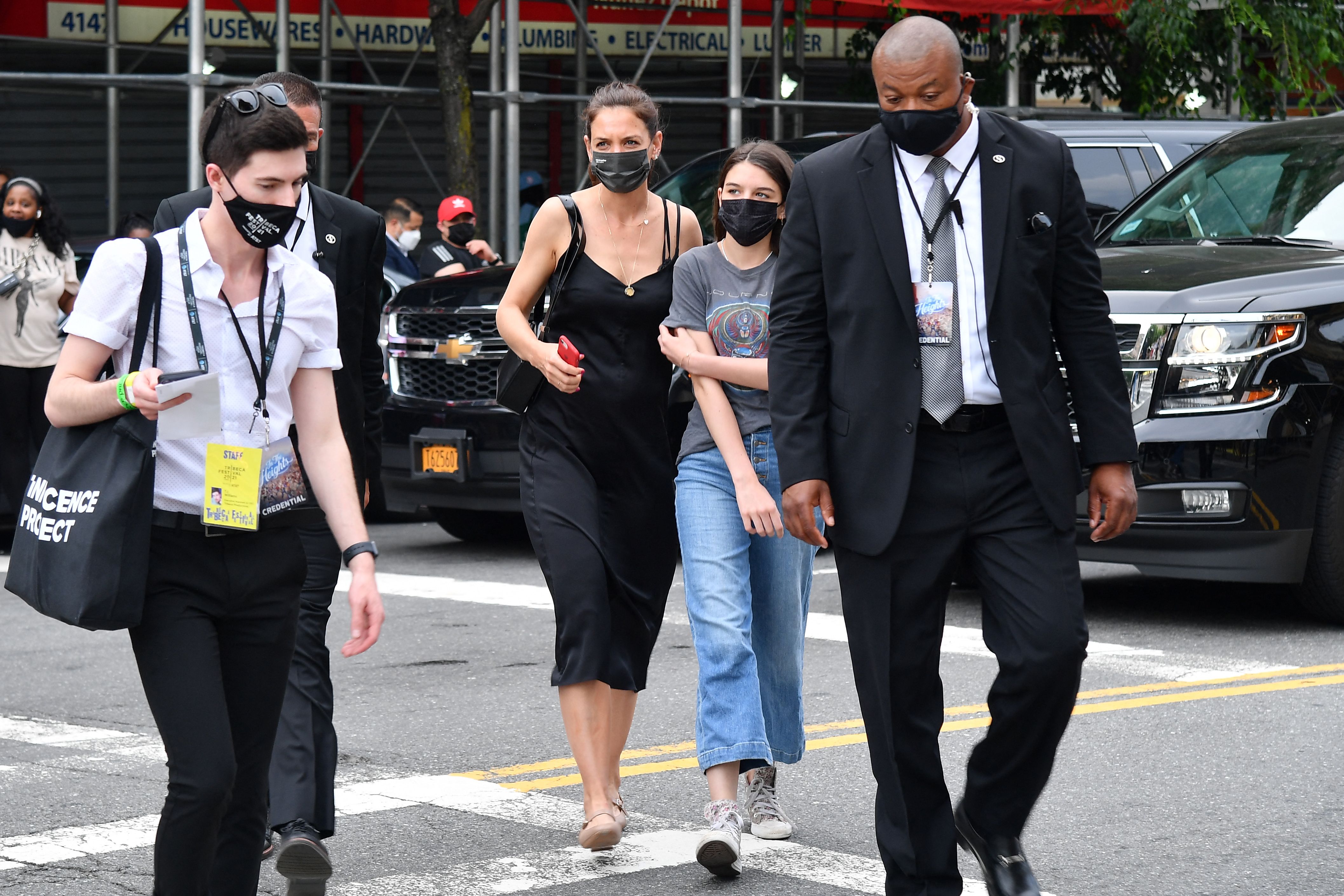Katie Holmes and Suri walk together, their closeness radiating quiet warmth. Amid the city’s rush, they share an unspoken understanding that only family can hold. The moment captures simple, genuine, and effortlessly timeless love in motion.