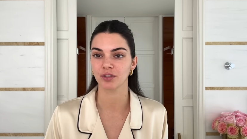 Kendall Jenner doing her skincare routine from a post dated April 11, 2024. | Source: YouTube\Vogue