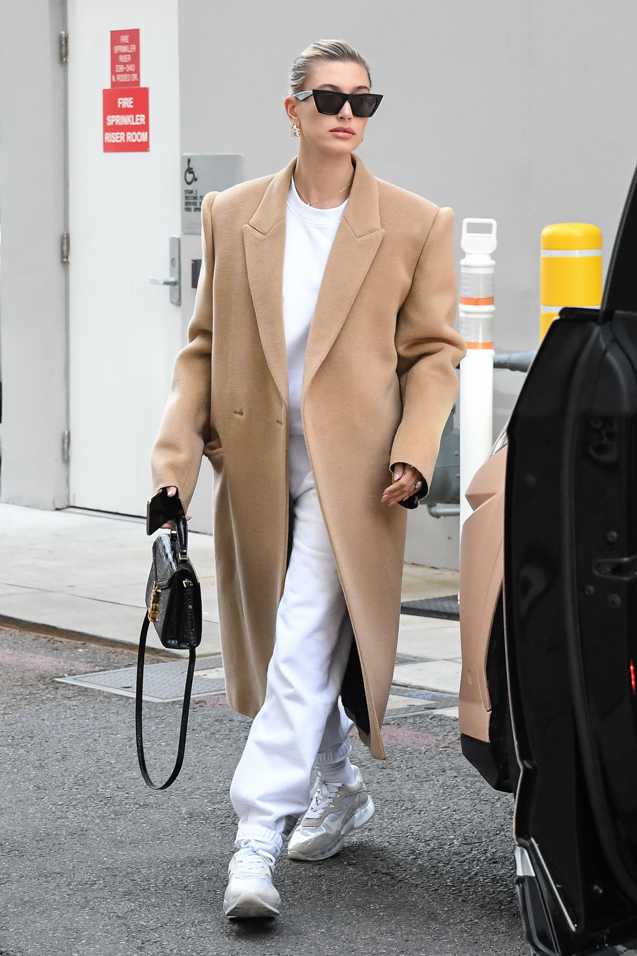 Hailey Bieber seen on December 10, 2019, in Los Angeles, California. | Source: Getty Images