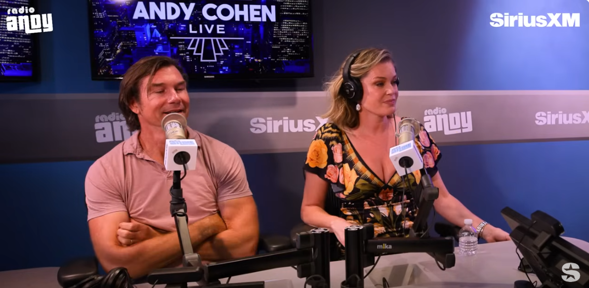 Jerry O'Connell and Rebecca Romijn are in an interview, as seen in a video post dated July 21, 2025| Source: YouTube/SiriusXM