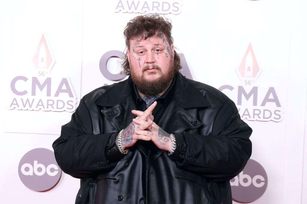 Jelly Roll's look at the 56th Annual Country Music Association Awards on November 10, 2022, sporting his signature beard.
