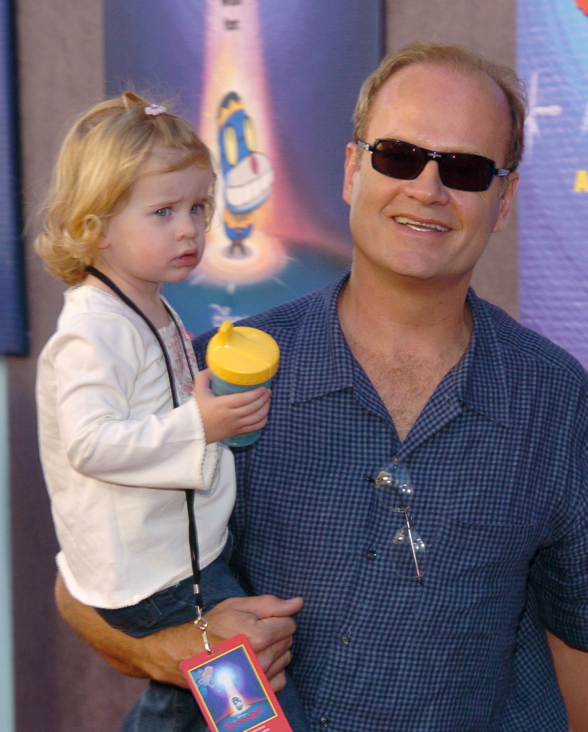 Kelsey and Mason Olivia during the premiere of Disney's "Teachers Pet" at The El Capitan Theatre in Hollywood, California, in 2004 | Source: Getty Images